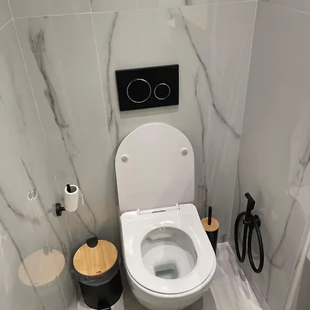 Luxury High-tech Larissa