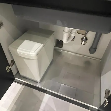 Luxury High-tech Larissa