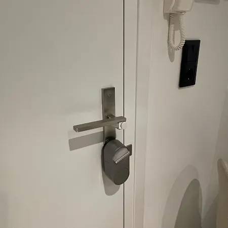 Luxury High-tech Apartament