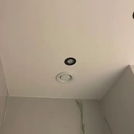 Luxury High-tech Apartament Larissa