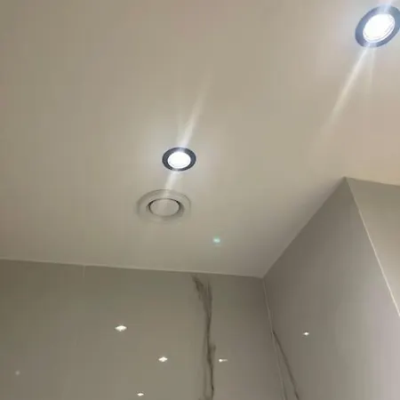 Luxury High-tech Apartament Larissa