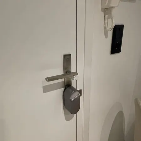 Luxury High-tech Larissa