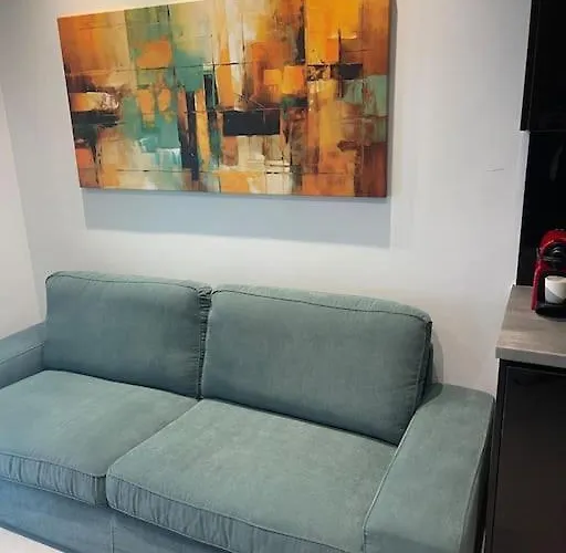 Luxury High-tech * Larissa